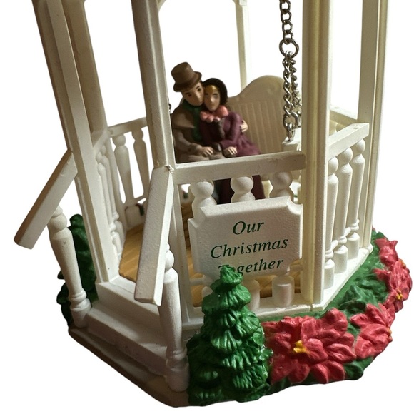 Hallmark Keepsake 1996 Ornament Our Christmas Together Gazebo Collection - Picture 4 of 7